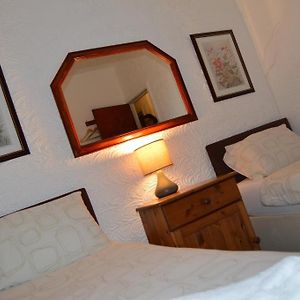 Zimmer mit zwei Einzelbetten